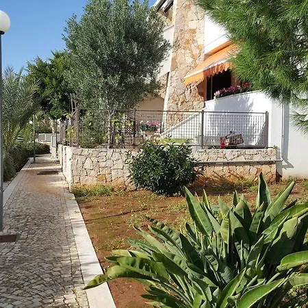 Sasinae Lapillo Ferienhaus *